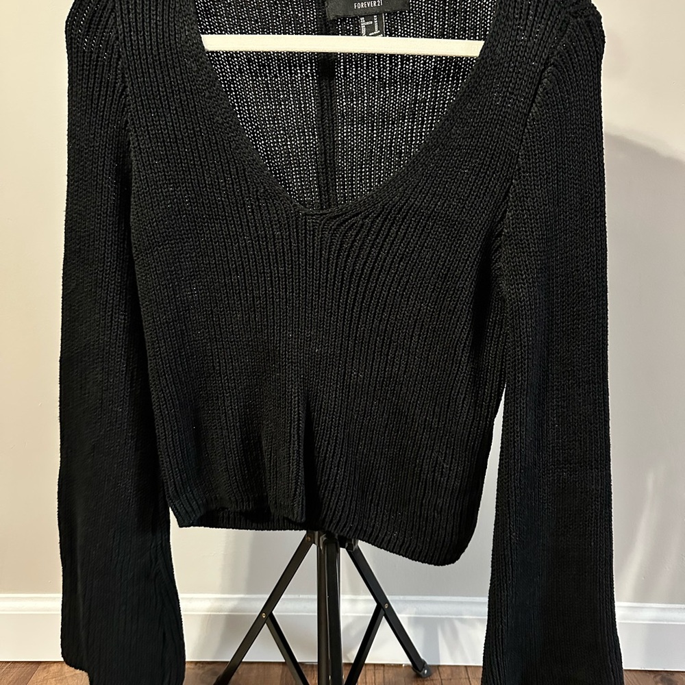Forever 21 Black V-Neck Knit Top
